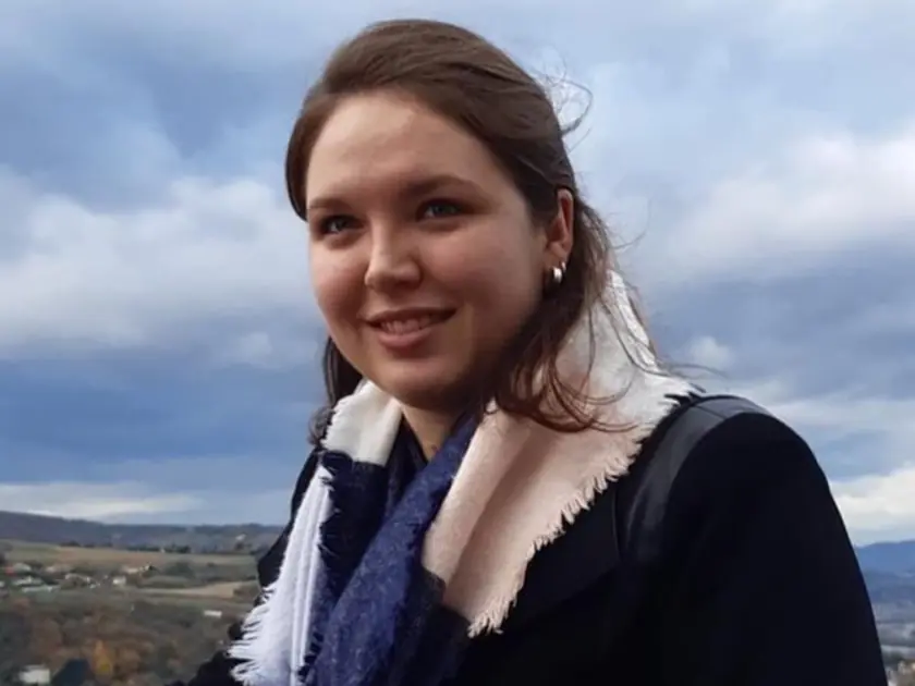 Alexia, recrutée comme office manager en alternance grâce à son 2’MAX