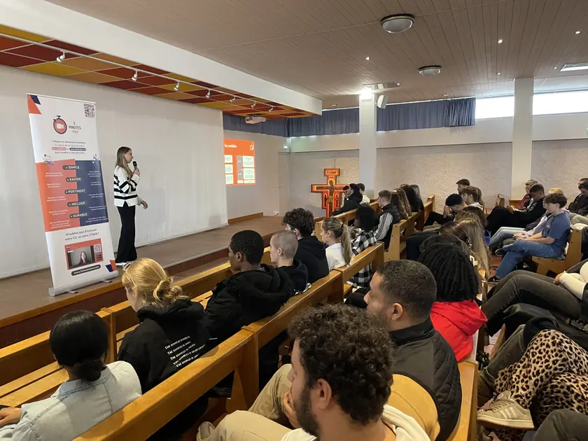 Présentation de 2 Minutes Max devant des élèves de BTS