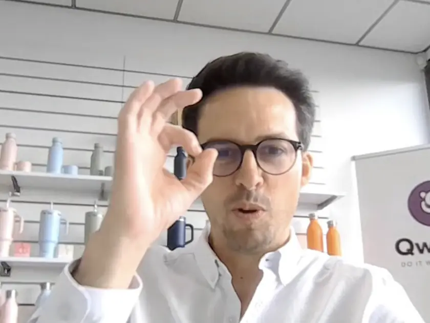 Matthieu Jacquin, Consumer Sales Director at Qwetch, facing the camera